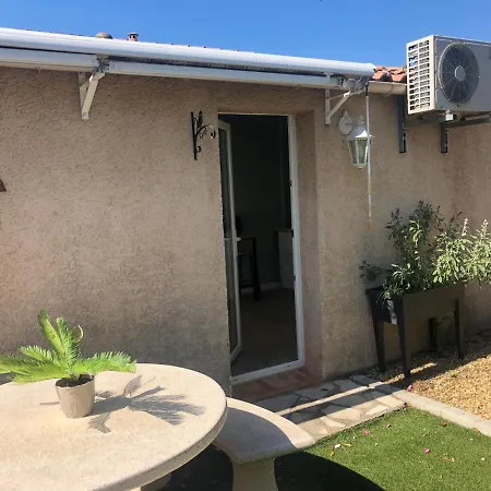 Refait A Neuf Avec Jardin Mortes شقة