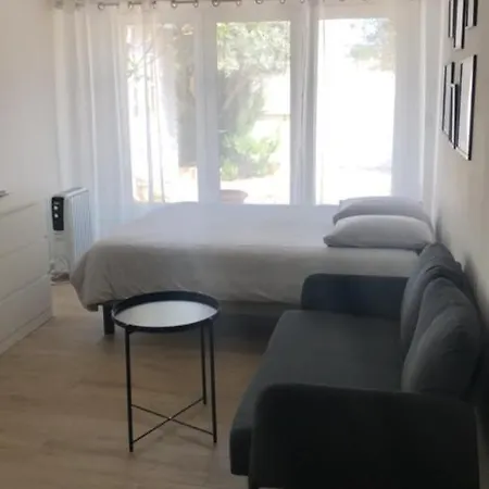 Refait A Neuf Avec Jardin Mortes شقة