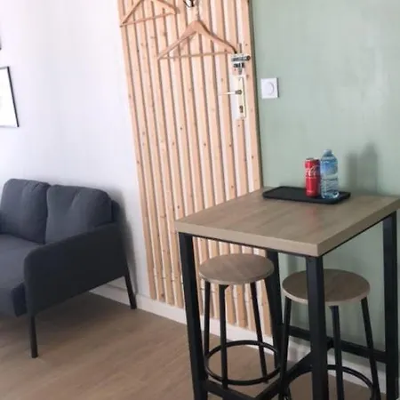 Refait A Neuf Avec Jardin Mortes شقة