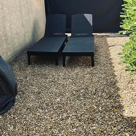 Appartement Refait à Neuf Avec Jardin Mortes