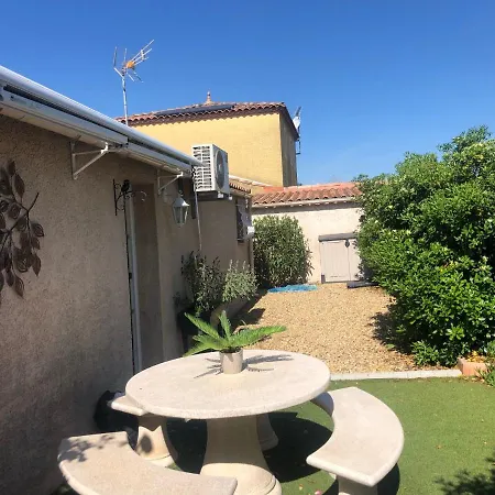 Refait à Neuf Avec Jardin Mortes * Aigues-Mortes
