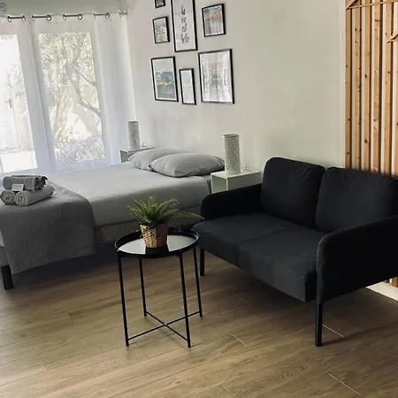 Appartamento Refait à Neuf Avec Jardin Mortes